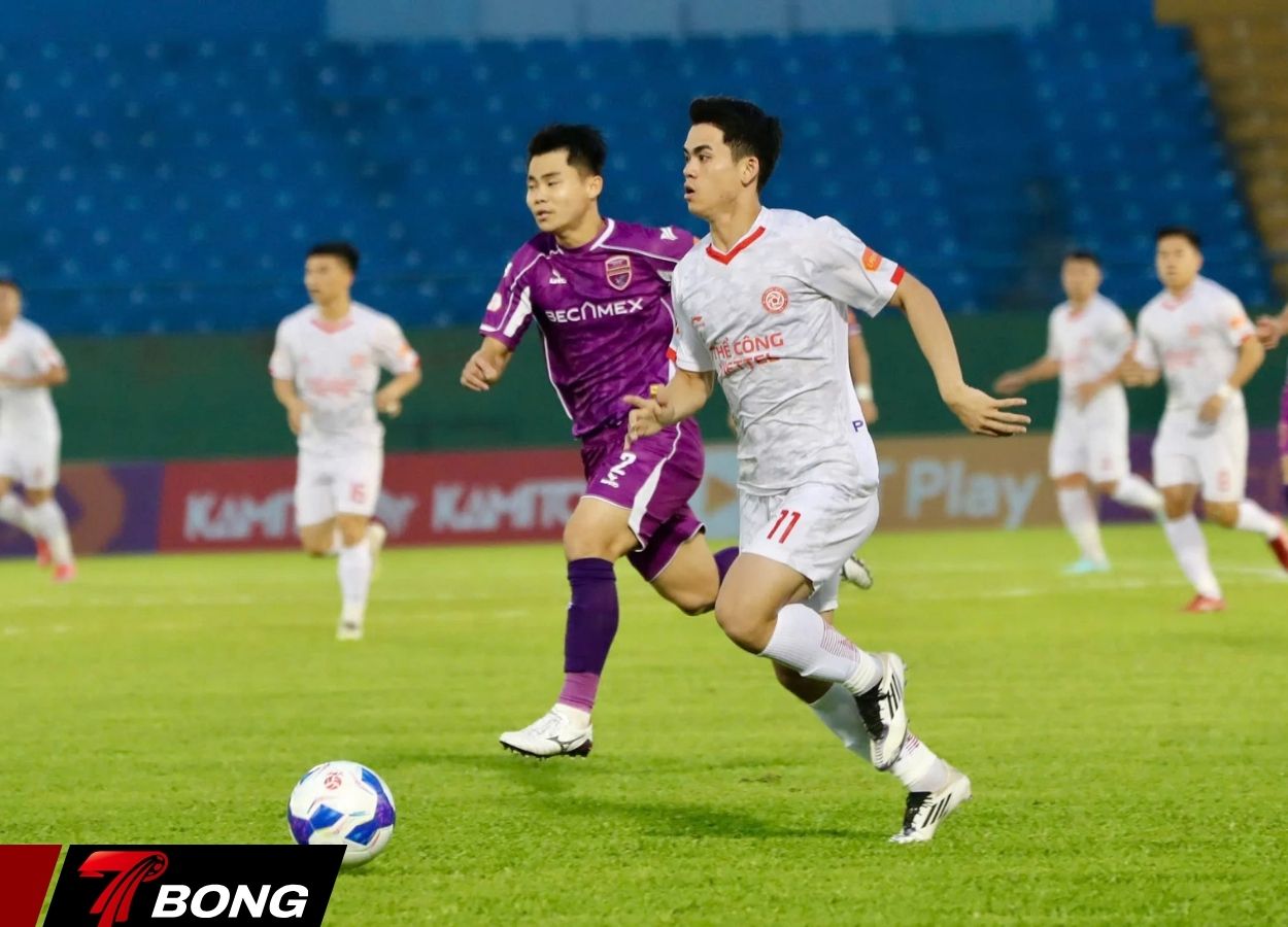 Khuất Văn Khang mở tỉ số cho Viettel